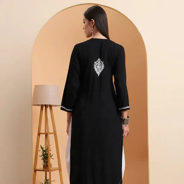 Black_Modal_Embroidered_Kurta_For_Women
