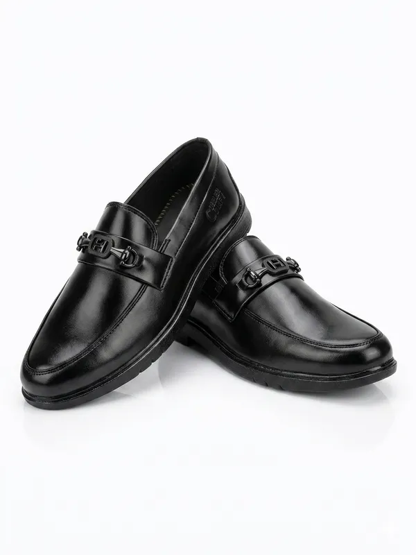 Black_Leather_Slip-On_Formal_Loafers_For_Men