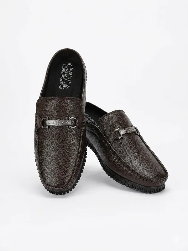 Brown_Textured_Leather_Metallic_Buckle_Loafers_For_Men