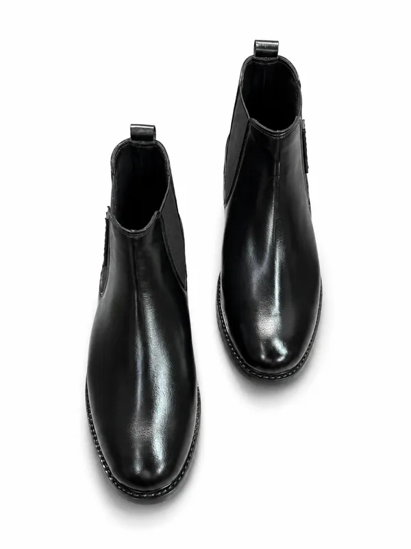 Faux_Leather_Round_Crust_Chelsea_Boot_Black