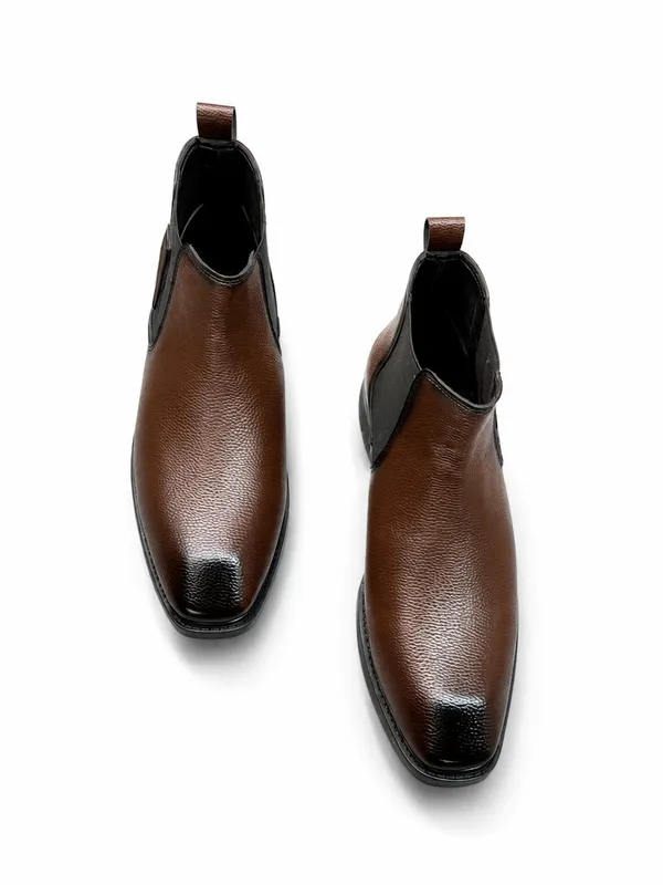 Faux_Leather_Dimond_Cut_Milled_Chelsea_Boot_Jack