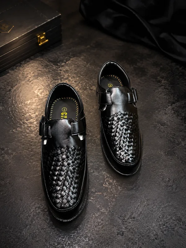 Faux_Leather_Cross_Roman_Sandal's_Crust_Black