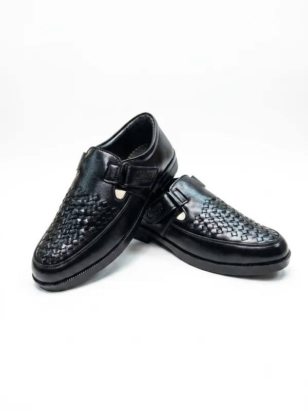 Faux_Leather_Cross_Roman_Sandal's_Crust_Black