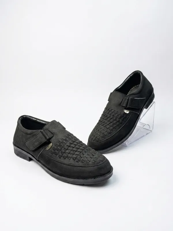 Faux_Leather_Cross_Roman_Sandal's_Suede_Black