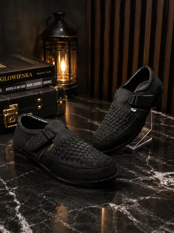 Faux_Leather_Cross_Roman_Sandal's_Suede_Black