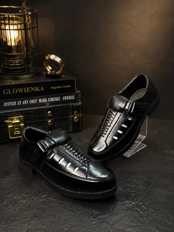 Faux_Leather_Cross_Spark_Roman_Sandal's_Crust_Black