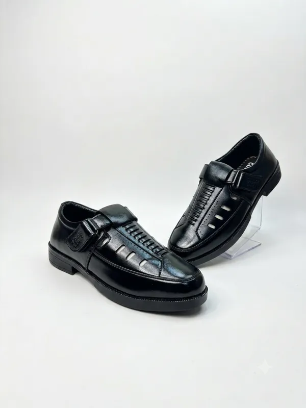 Faux_Leather_Cross_Spark_Roman_Sandal's_Crust_Black