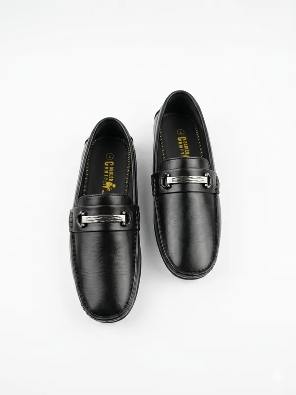 Black_Leather_Metal_Buckle_Slip-On_Loafers_For_Men