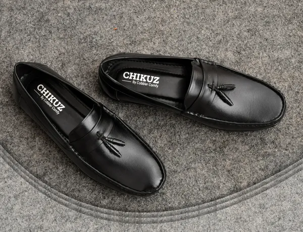 Black_Leather_Tassel_Slip-On_Loafers_For_Men