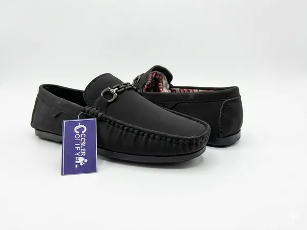 Black_Synthetic_Leather_Chain-Detail_Slip-On_Loafers_For_Men