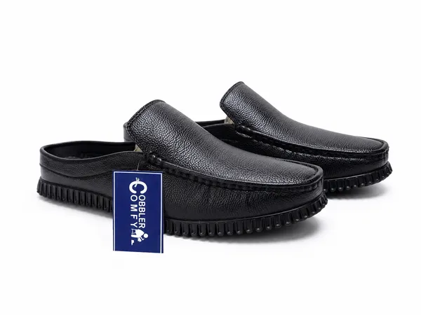 Black_Leather_Moc-Toe_Slip-On_Loafers_For_Men