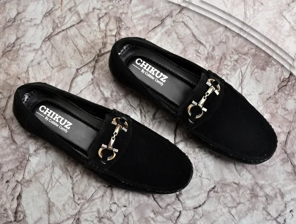 Black_Suede_Metal_Buckle_Slip-On_Loafers_For_Men