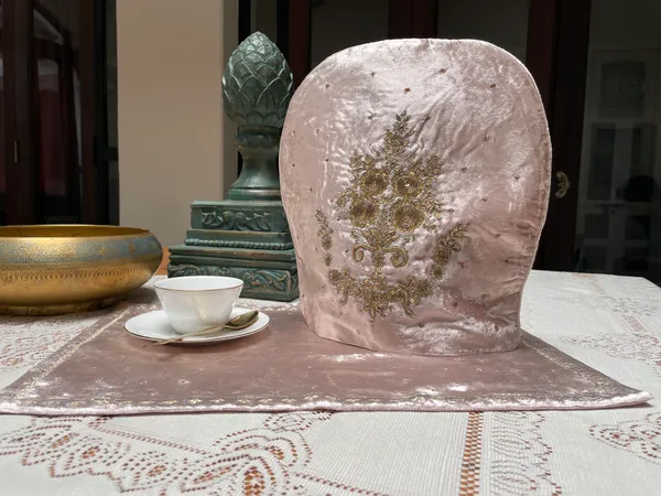 Zeenat_Green_Velvet_Tea_Cosy_Set