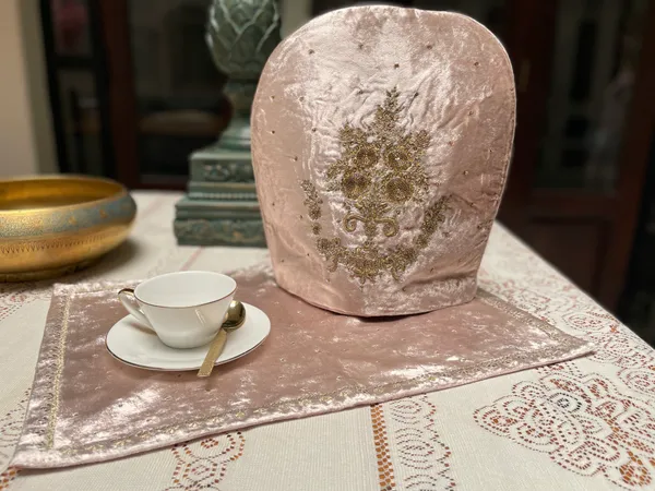 Zeenat_Green_Velvet_Tea_Cosy_Set