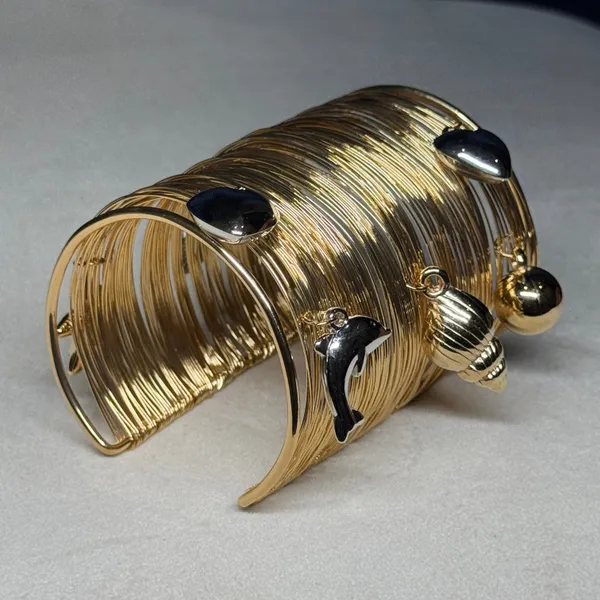 Gold_Brass_Anti-Tarnish_Openable_Cuff_Bangle_For_Women