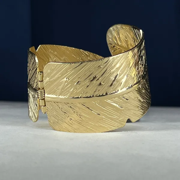 Gold_Brass_Anti-Tarnish_Leaf_Cuff_Bracelet_For_Women
