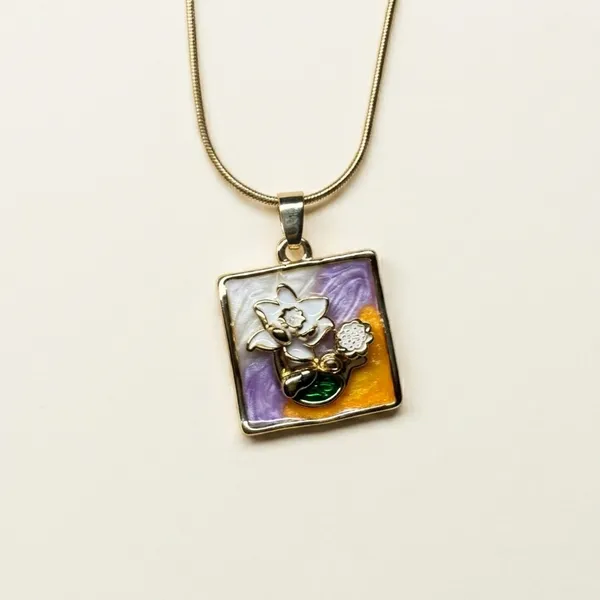 Gold_Brass_Enamel_Floral_Pendant_Necklace_For_Women