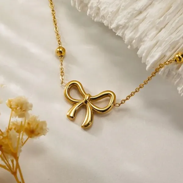Gold_Brass_Bow_Motif_Necklace_For_Women