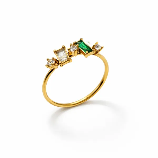 Vivid_Emerald_Ring