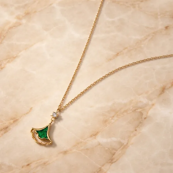 Lumi_Leaf_Necklace