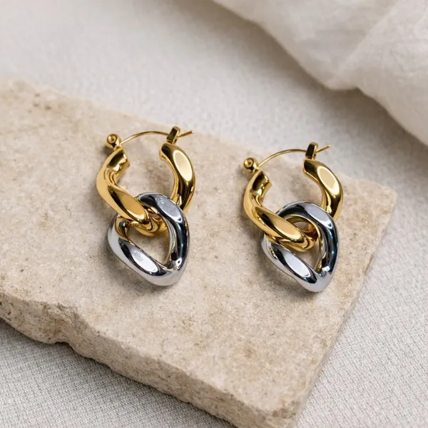 Celeste_Interlock_Earrings