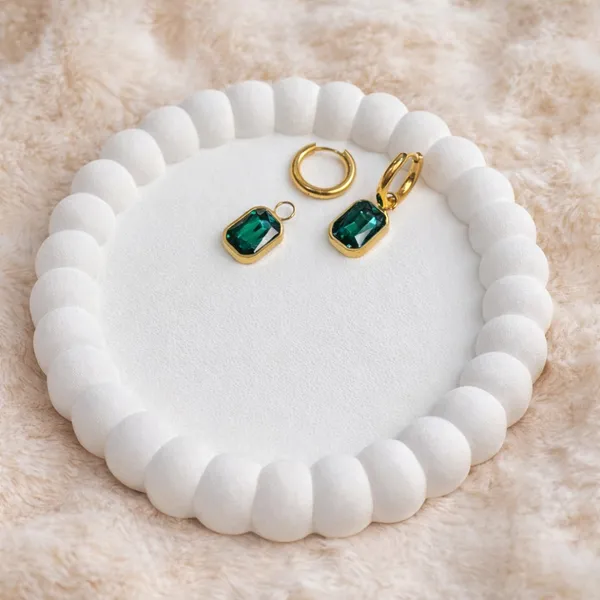 Emerald_Classic_Hoops