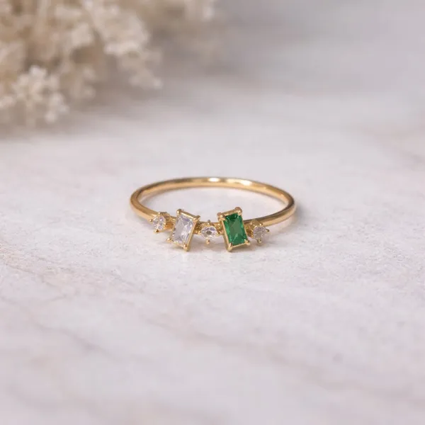 Vivid_Emerald_Ring