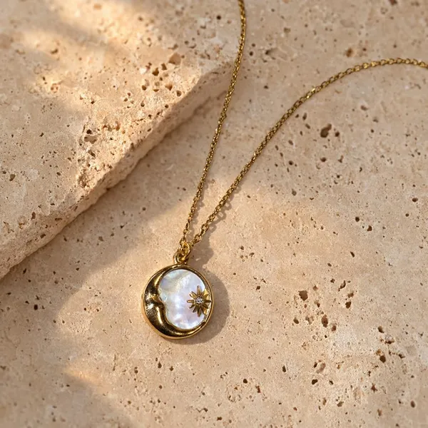 Milky_Moon_Necklace