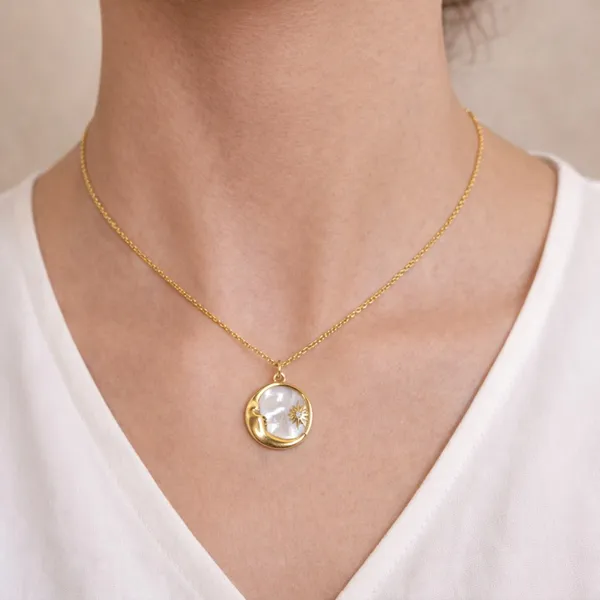 Milky_Moon_Necklace
