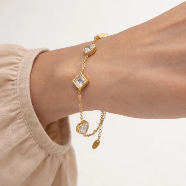 Crystal_Heart_Charming_Bracelet