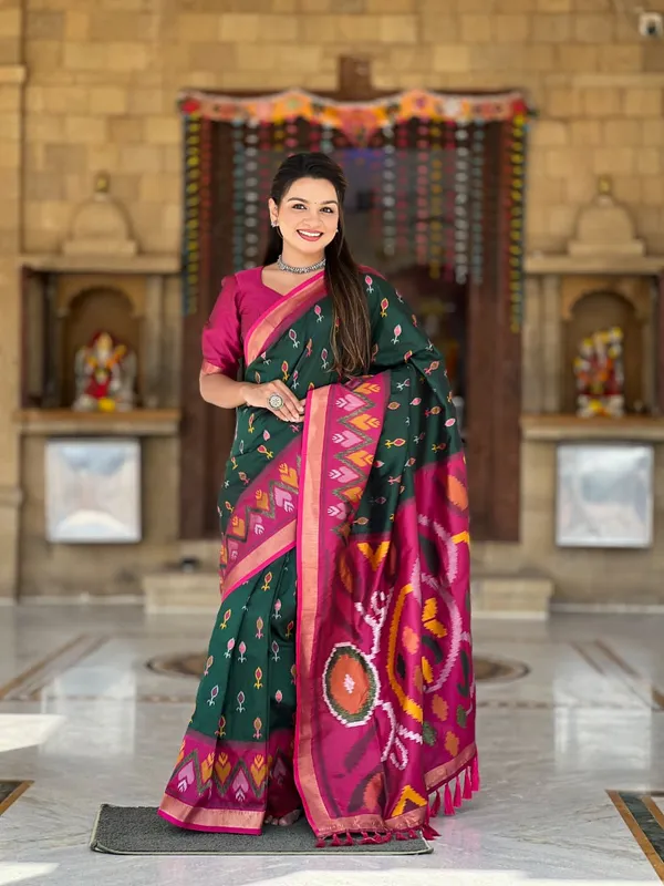 Black_Color_Soft_Silk_Ikkat_Patola_Weaving_Designer_Saree_(Product_Code:-120011)