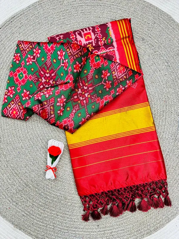 Dark_Green_Color_Premium_Pure_Patola_Silk_Double_Ikkat_Designer_Saree_(Product_Code:-40004)