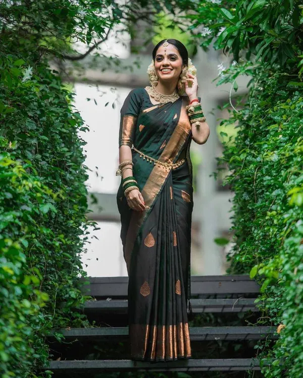 Dark_Green_Color_Soft_Lichi_Silk_Jacquard_Designer_Saree_(Product_Code:-120015)