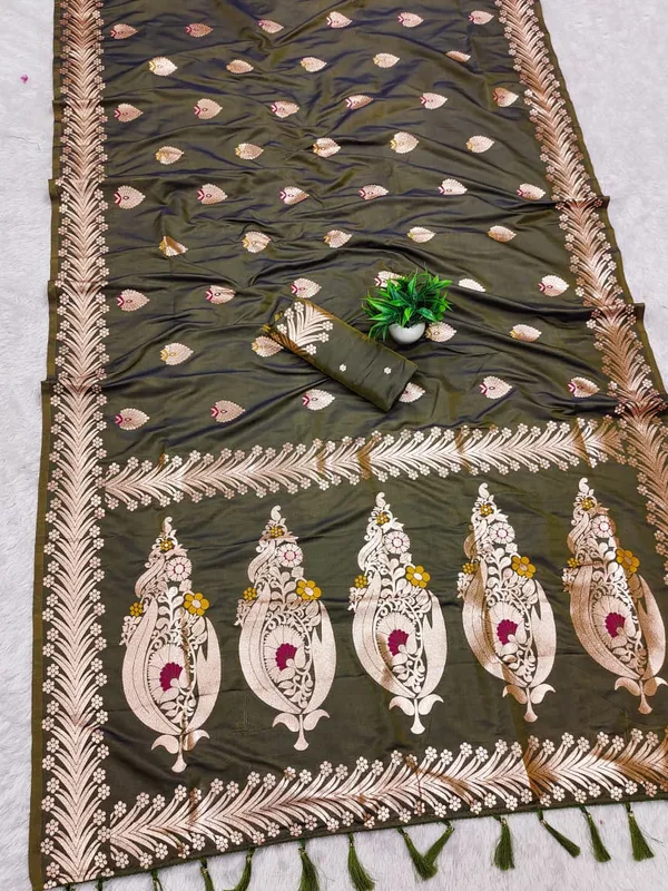 Mehendi_Green_Color_Soft_Banarasi_Silk_Gold_Zari_Meenakari_Weaving_Saree_(Product_Code:-_30021)