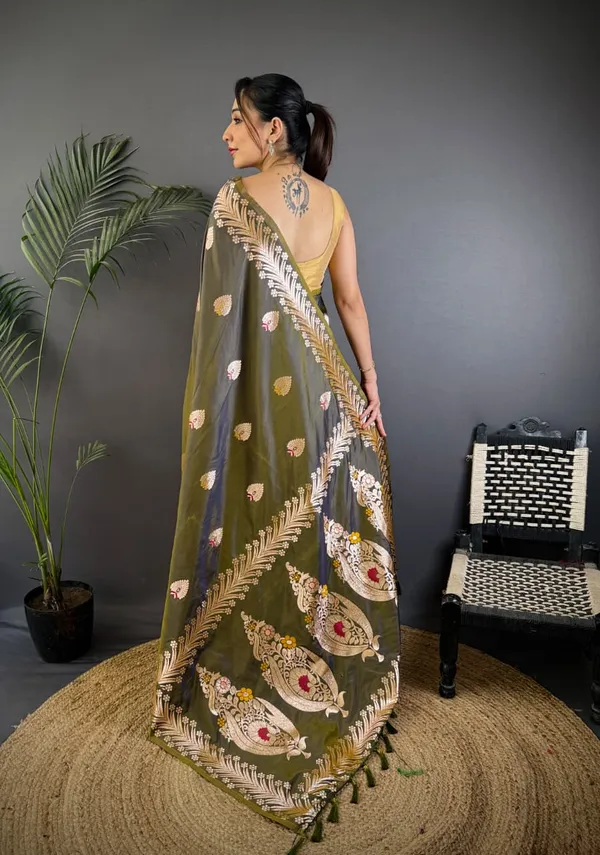 Mehendi_Green_Color_Soft_Banarasi_Silk_Gold_Zari_Meenakari_Weaving_Saree_(Product_Code:-_30021)