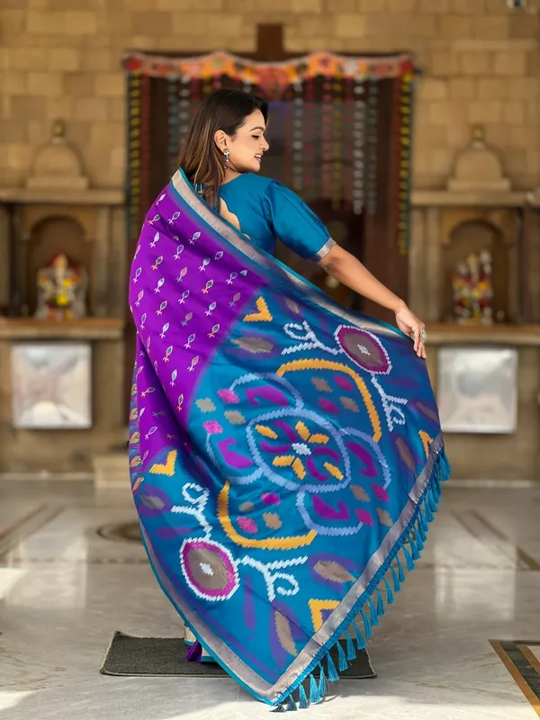 Purple_Color_Soft_Silk_Ikkat_Patola_Weaving_Designer_Saree_(Product_Code:-120013)