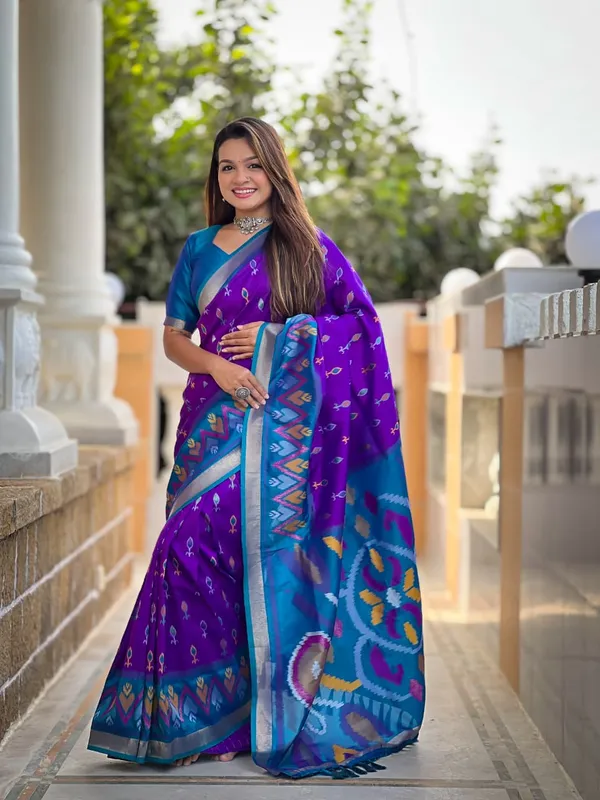 Purple_Color_Soft_Silk_Ikkat_Patola_Weaving_Designer_Saree_(Product_Code:-120013)