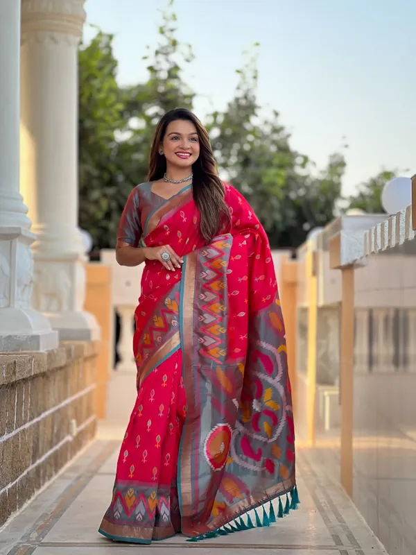 Rad_Color_Soft_Silk_Ikkat_Patola_Weaving_Designer_Saree_(Product_Code:-120010)