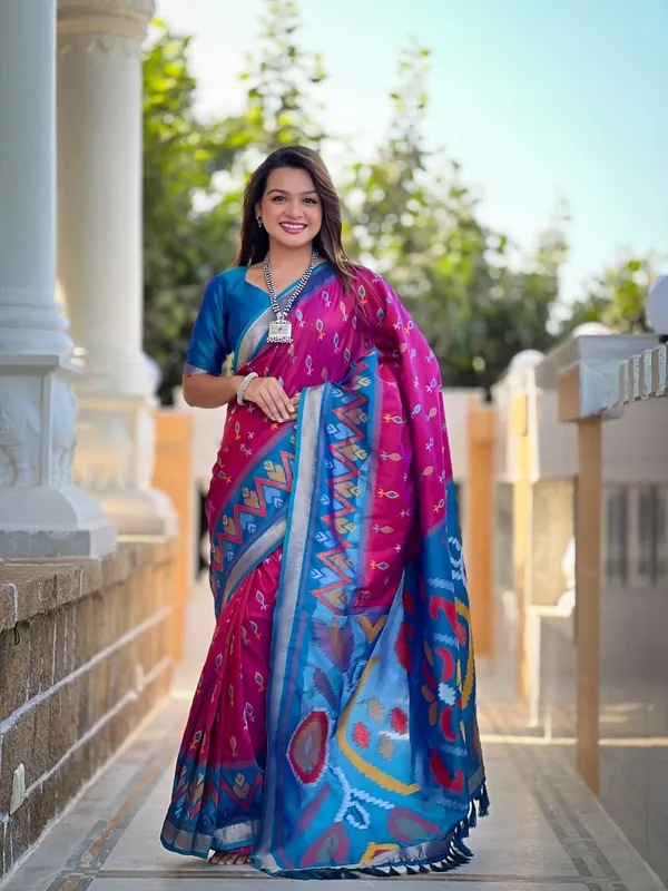 Rani_Pink_Color_Soft_Silk_Ikkat_Patola_Weaving_Designer_Saree_(Product_Code:-120009)