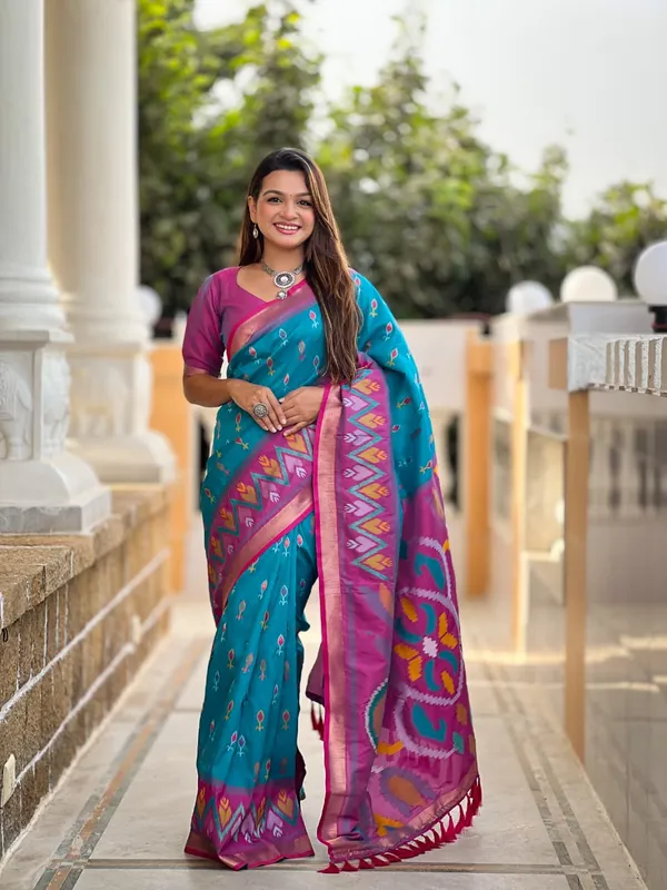 Teal_Blue_Color_Soft_Silk_Ikkat_Patola_Weaving_Designer_Saree_(Product_Code:-120012)