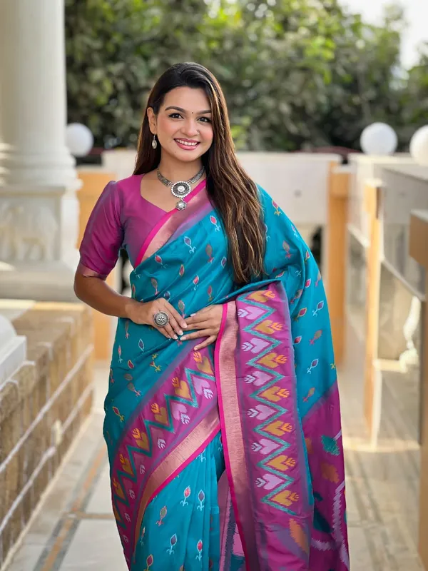 Teal_Blue_Color_Soft_Silk_Ikkat_Patola_Weaving_Designer_Saree_(Product_Code:-120012)