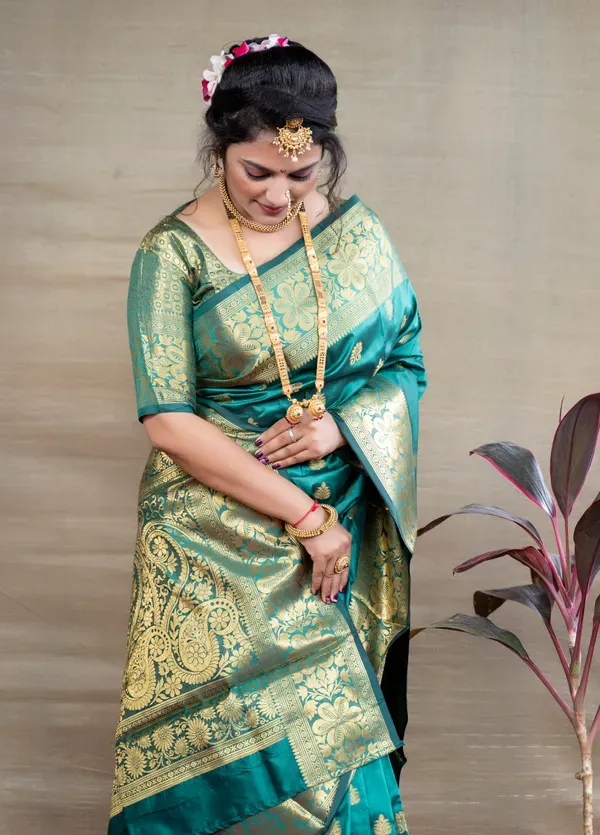 Madakini_Green_Soft_Lichi_Silk_Saree_For_Women