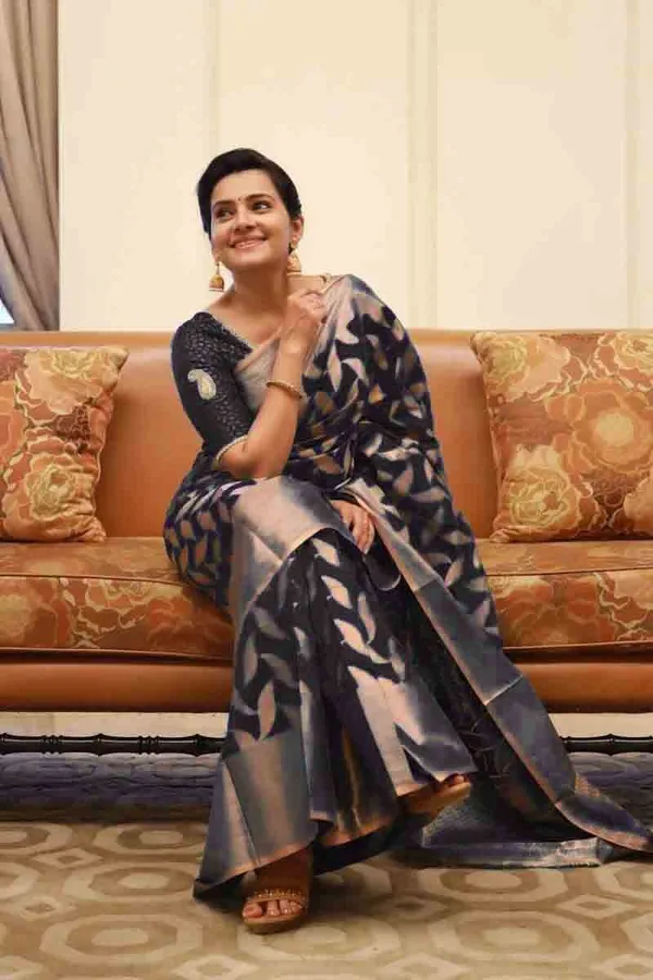 Black_Soft_Lichi_Silk_Saree_For_Women