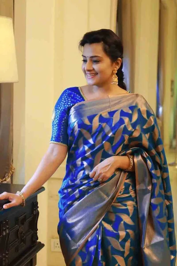Royal_Blue_Soft_Lichi_Silk_Saree_For_Women