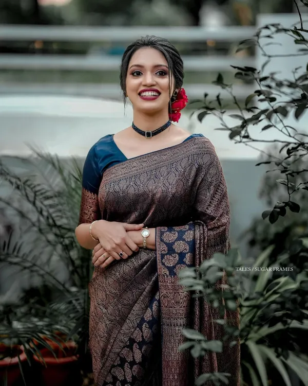 Navy_Blue_Soft_Lichi_Silk_Saree_For_Women