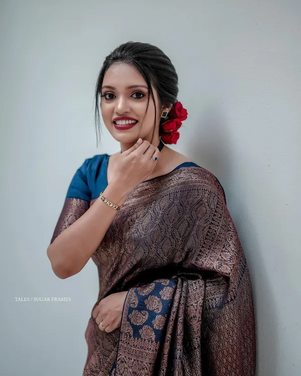 Navy_Blue_Soft_Lichi_Silk_Saree_For_Women