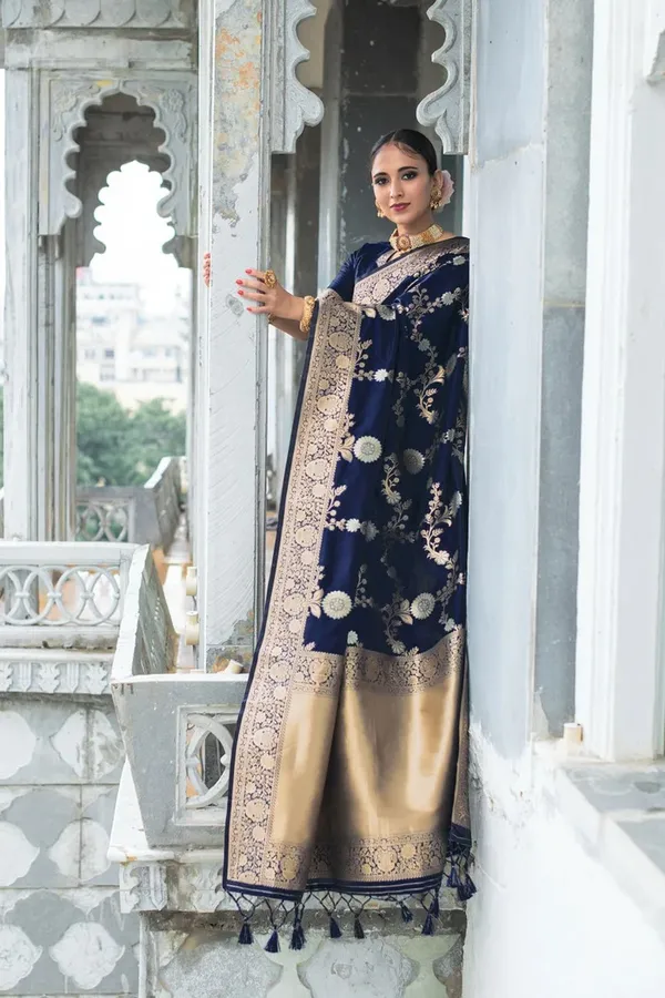 Navy_Blue_Soft_Lichi_Silk_Saree_For_Women