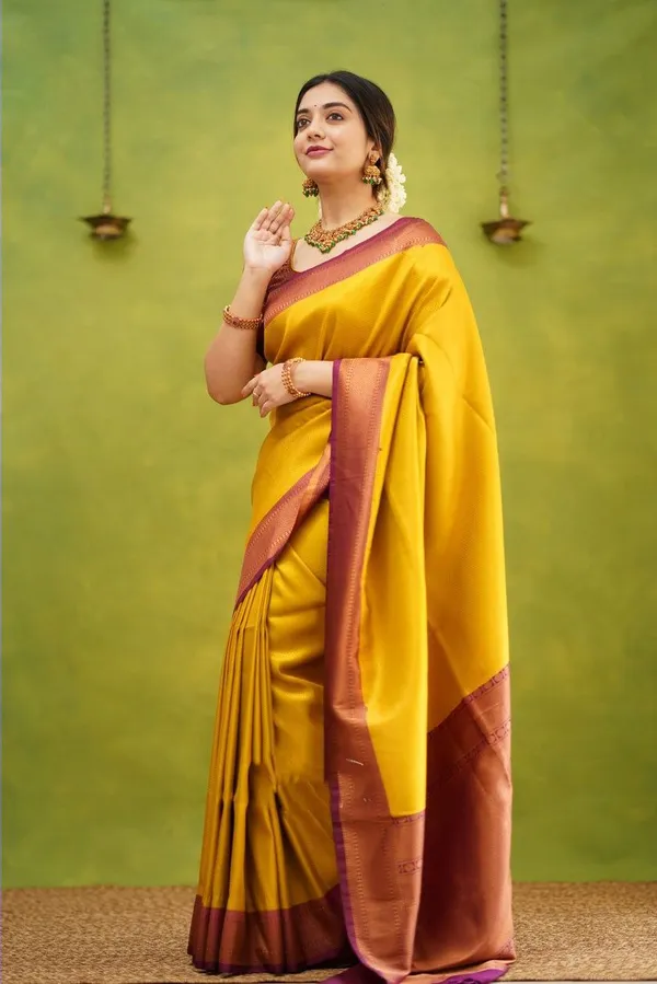 Gold_Soft_Lichi_Silk_Saree_For_Women