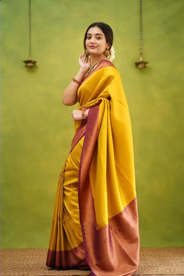 Gold_Soft_Lichi_Silk_Saree_For_Women