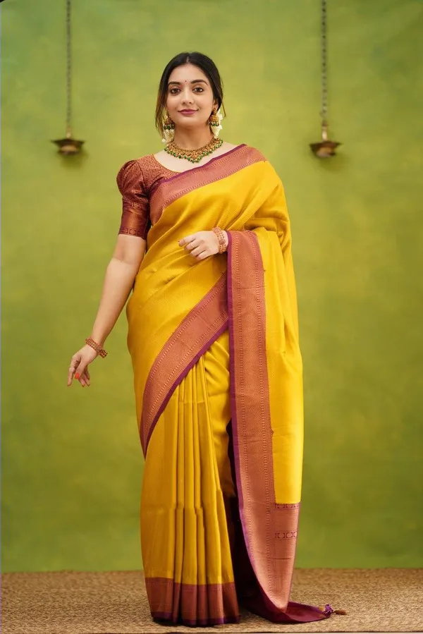 Gold_Soft_Lichi_Silk_Saree_For_Women